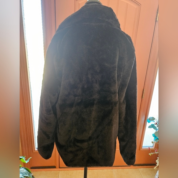 Luxurious Black Faux Fur Teddy Bear Coat - Picture 5 of 13